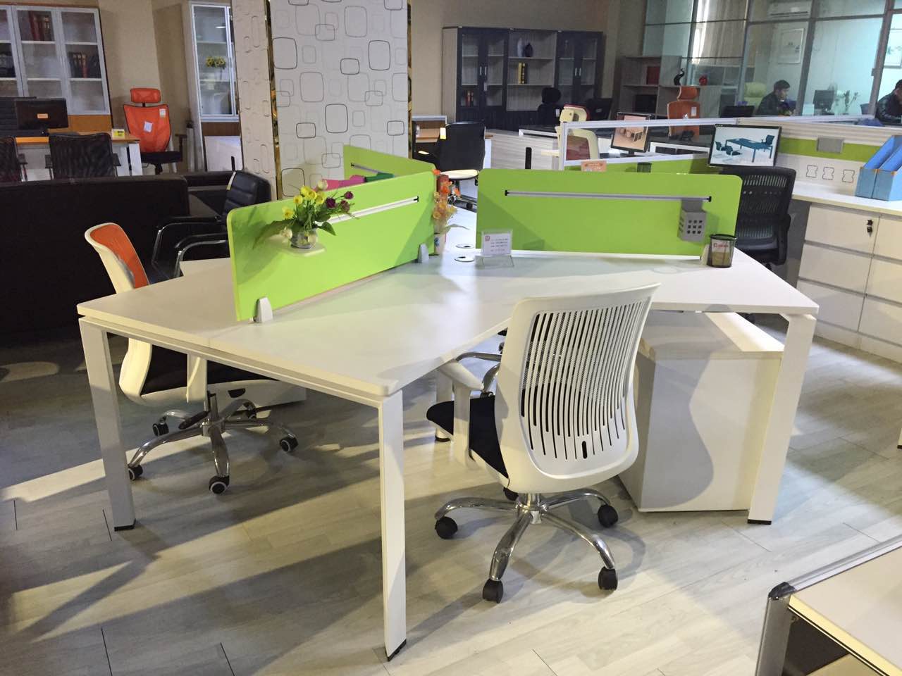 辦公家具三人位屏風(fēng)卡位定制 辦公家具三人位屏風(fēng)卡位定制